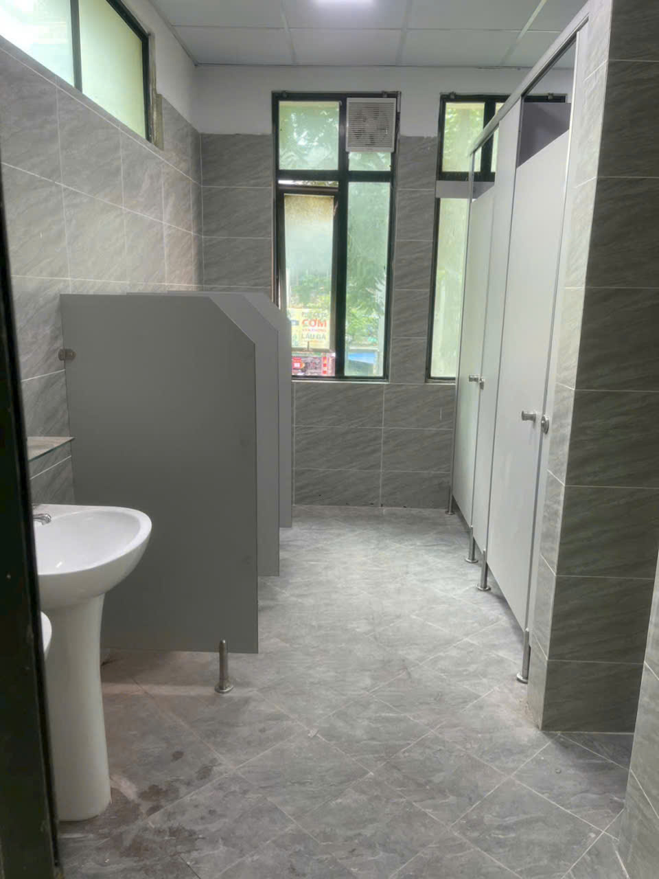 Tấm compact HPL và ứng dụng phổ biến của nó