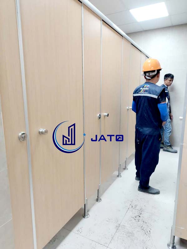 Vách ngăn vệ sinh sân vận động Bền chắc, chống nước tốt