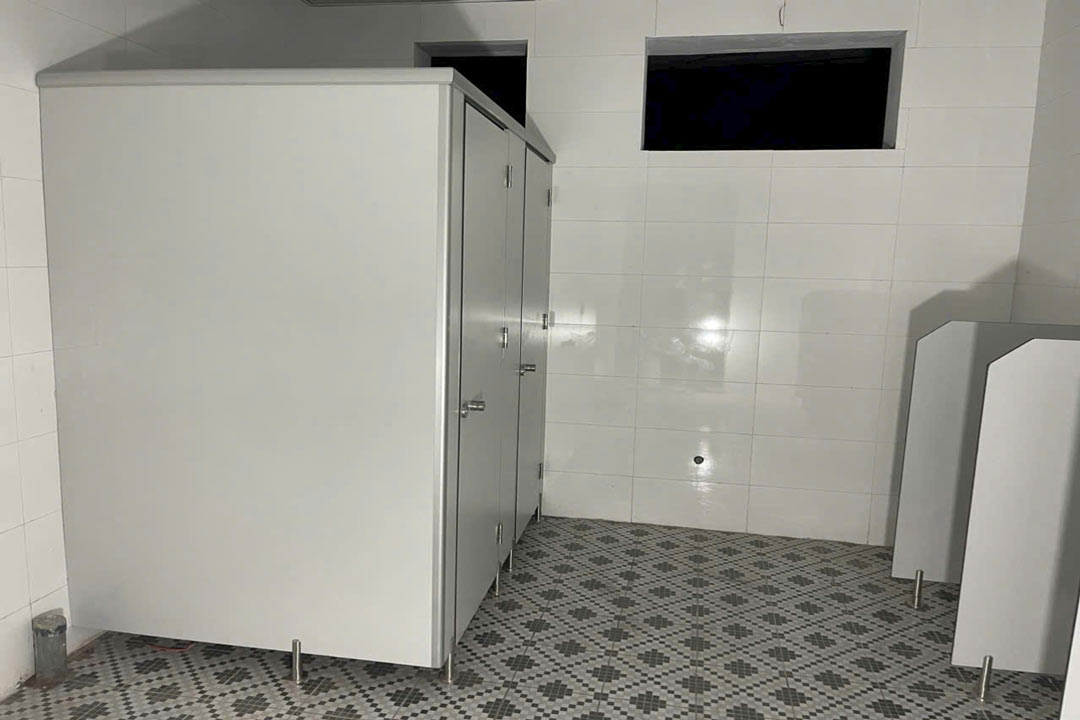 Cập nhật bảng giá vách ngăn vệ sinh compact mới